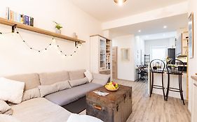 Charming Flat, Steps From Castle - Historic Part