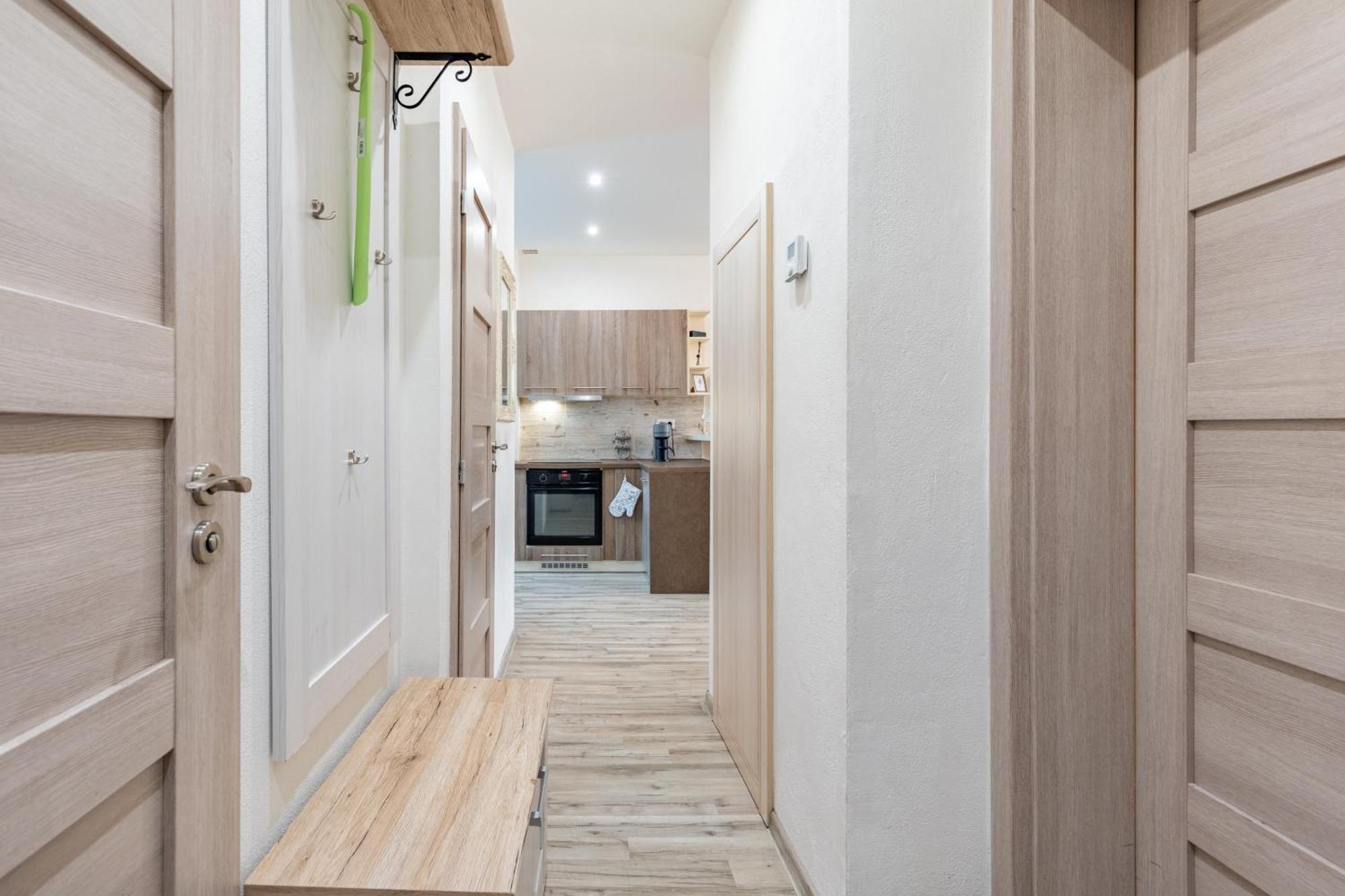 Charming Flat, Steps From Castle - Historic Part Apartment Bratislava Exterior photo