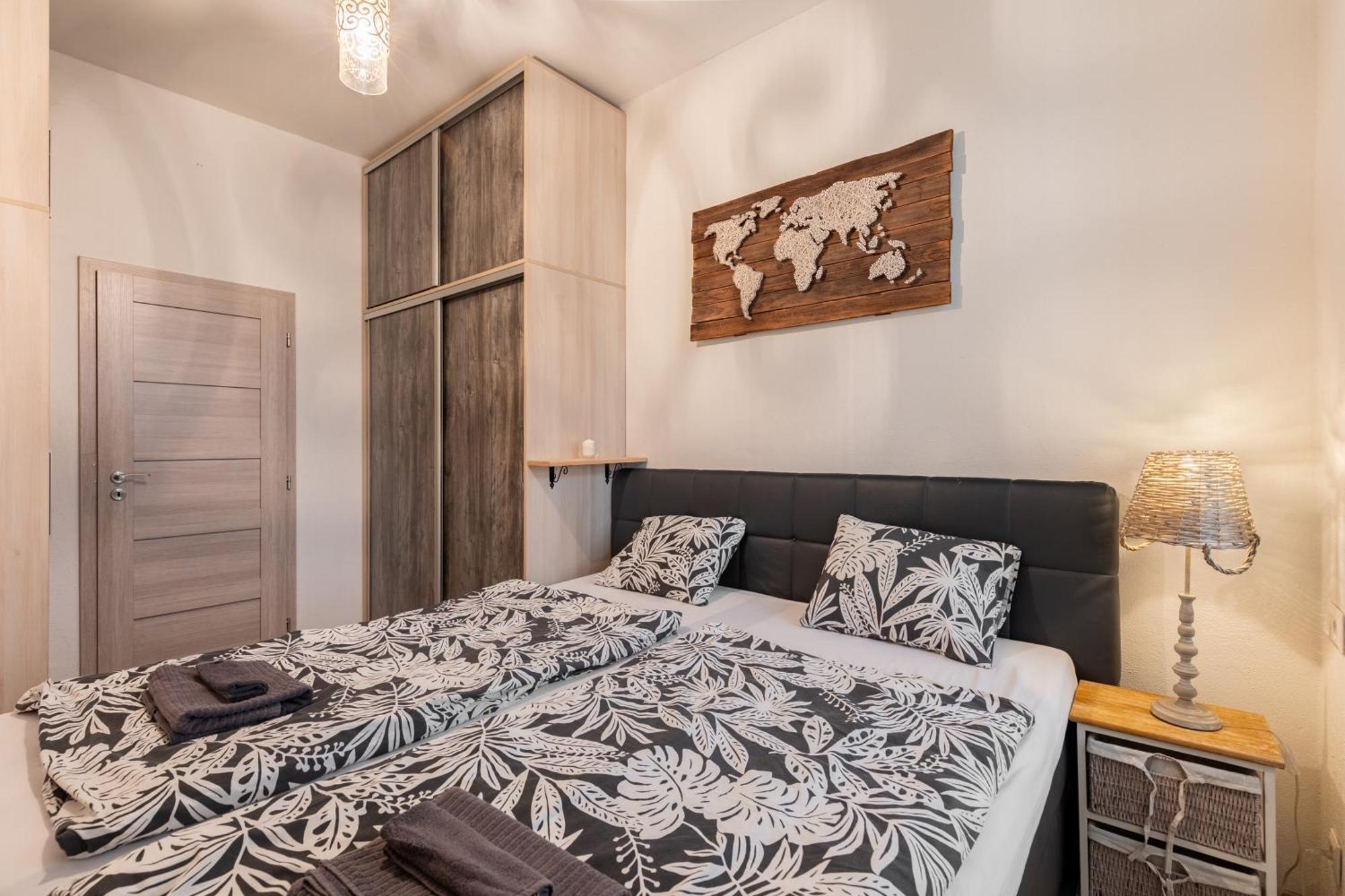 Charming Flat, Steps From Castle - Historic Part Apartment Bratislava Exterior photo